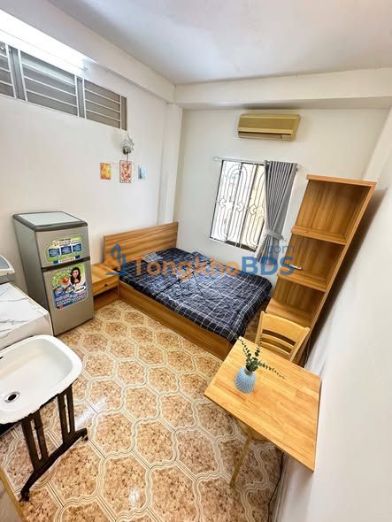 Nhà nhỏ Nguyễn Văn Thủ Q1 5 triệu - Cửa sổ trời sẵn ở