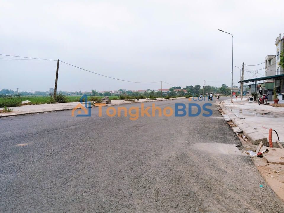 Đất nền Trại Ngoài, Đạo Đức 100m²/3.2 tỷ - Đường to ô tô