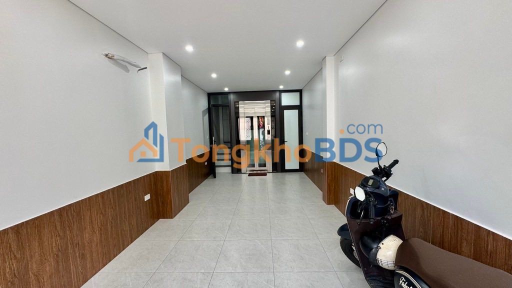 Townhouse Ngọc Thụy 30m² 7.9 tỷ - Mặt tiền kinh doanh view sông