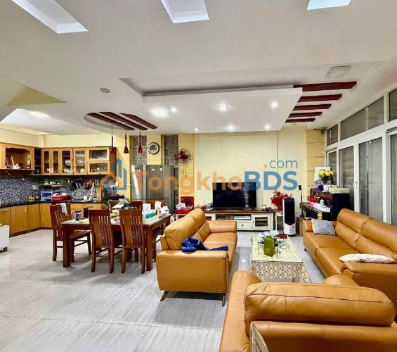 Nhà riêng Cộng Hòa Tân Bình 70m2 13.6 tỷ - Ô tô vào tận nhà