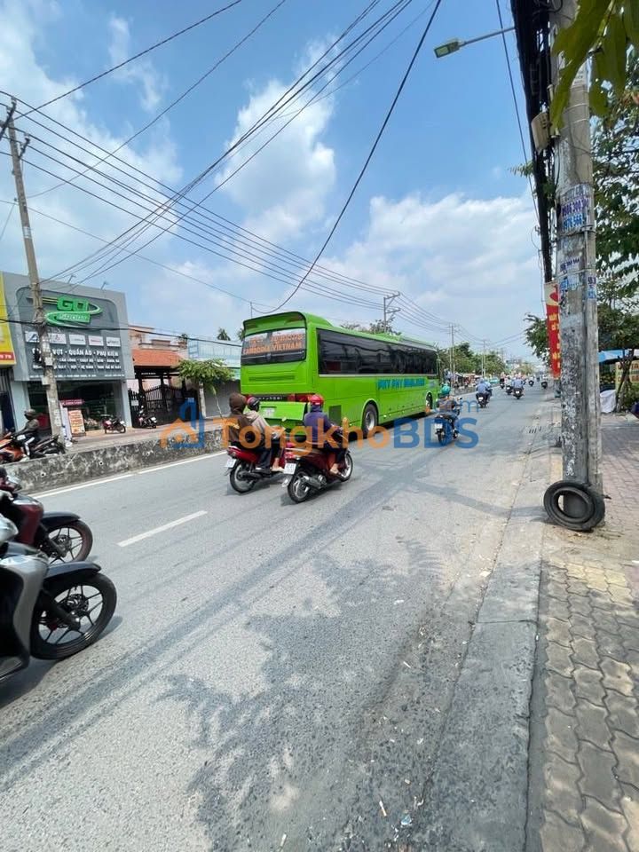 Nhà mặt tiền Phan Văn Hớn Hóc Môn 102m² 20 tỷ - Sẵn sàng ở ngay