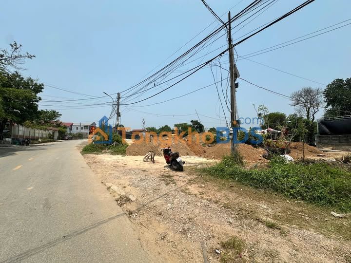 Đất nền Phùng Quán Huế 150.6m² giá 2 tỷ - Đường to ô tô