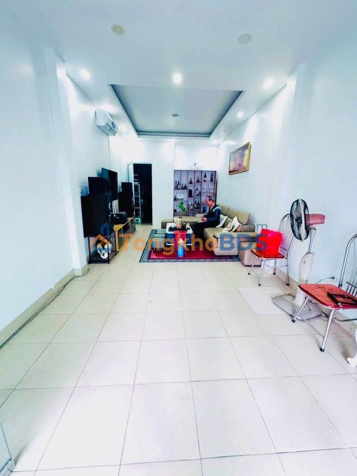 Nhà Nguyễn Hoàng Cầu Giấy 68m² 28.3 tỷ - Ô tô vào tận nhà