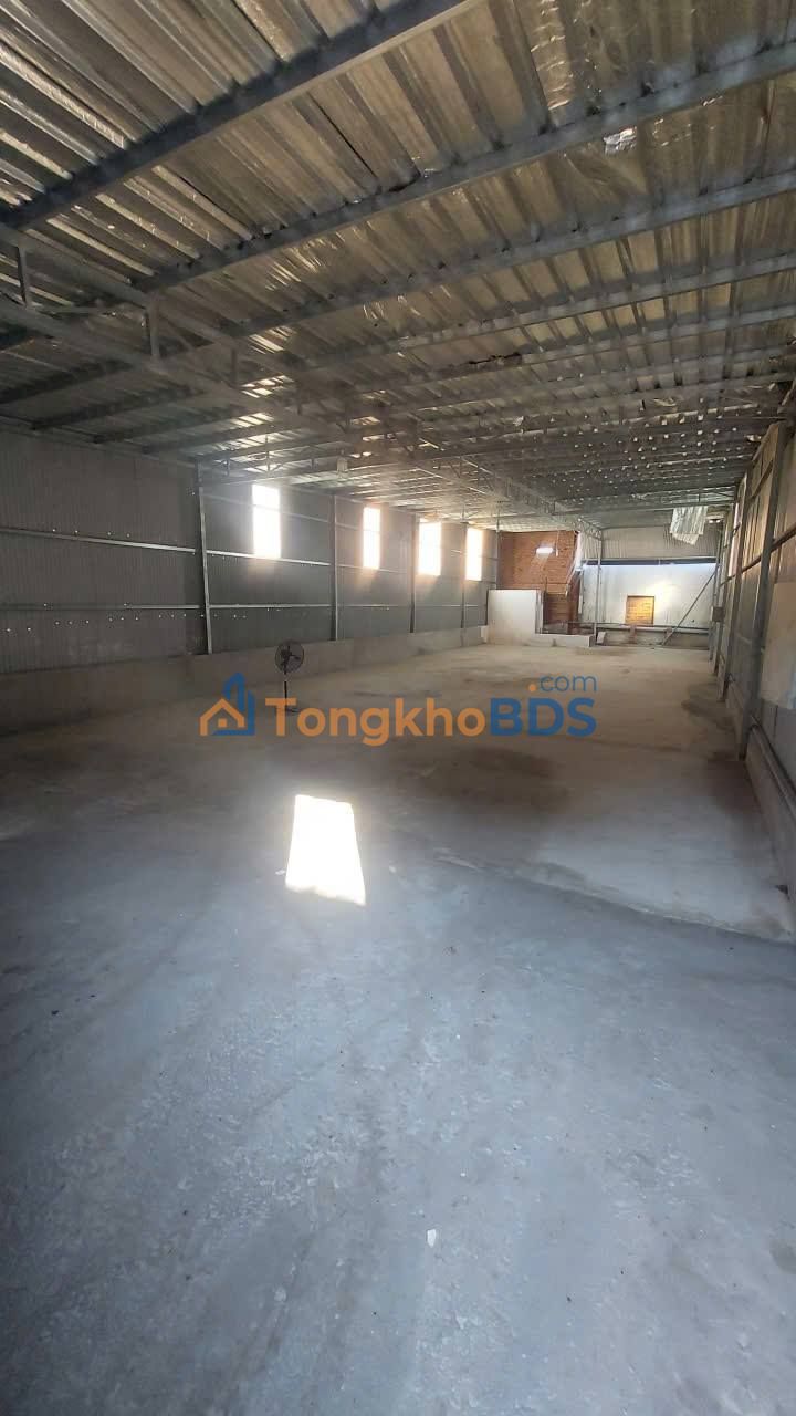 Xưởng Tân Đông Hiệp Dĩ An 300m2 13 triệu/th - Hoạt động ngay