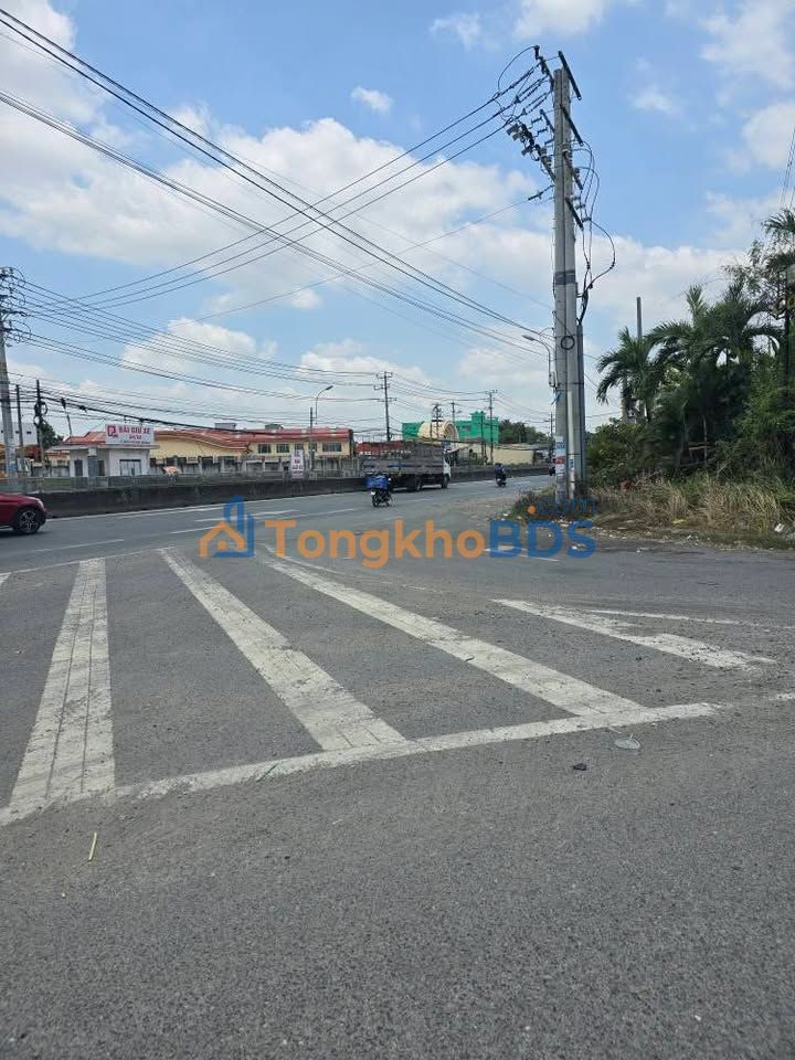 Townhouse Long Phú Bến Lức 3.35 tỷ - Vị trí đắc địa