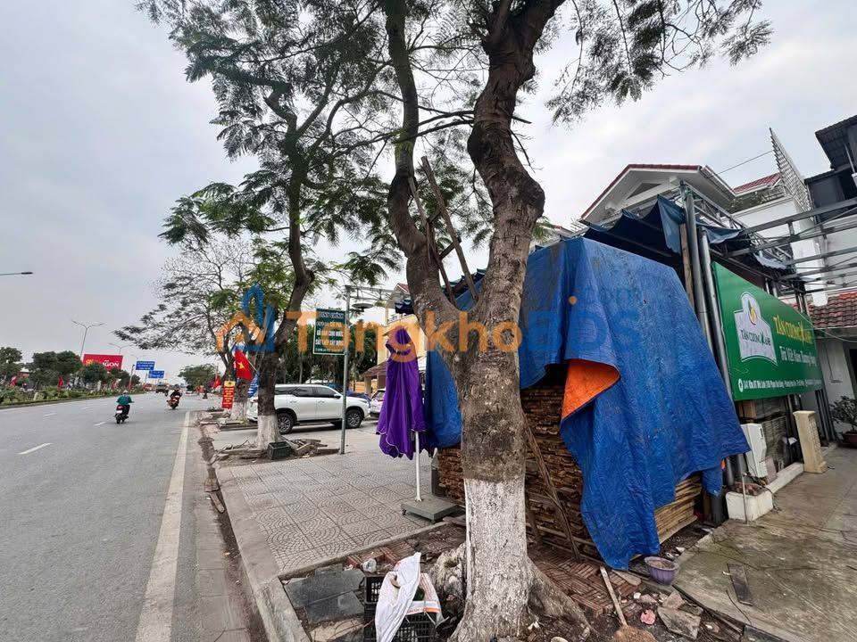 Nhà 3 tầng Phạm Văn Đồng 540m² 25 triệu - Ô tô vào tận nhà