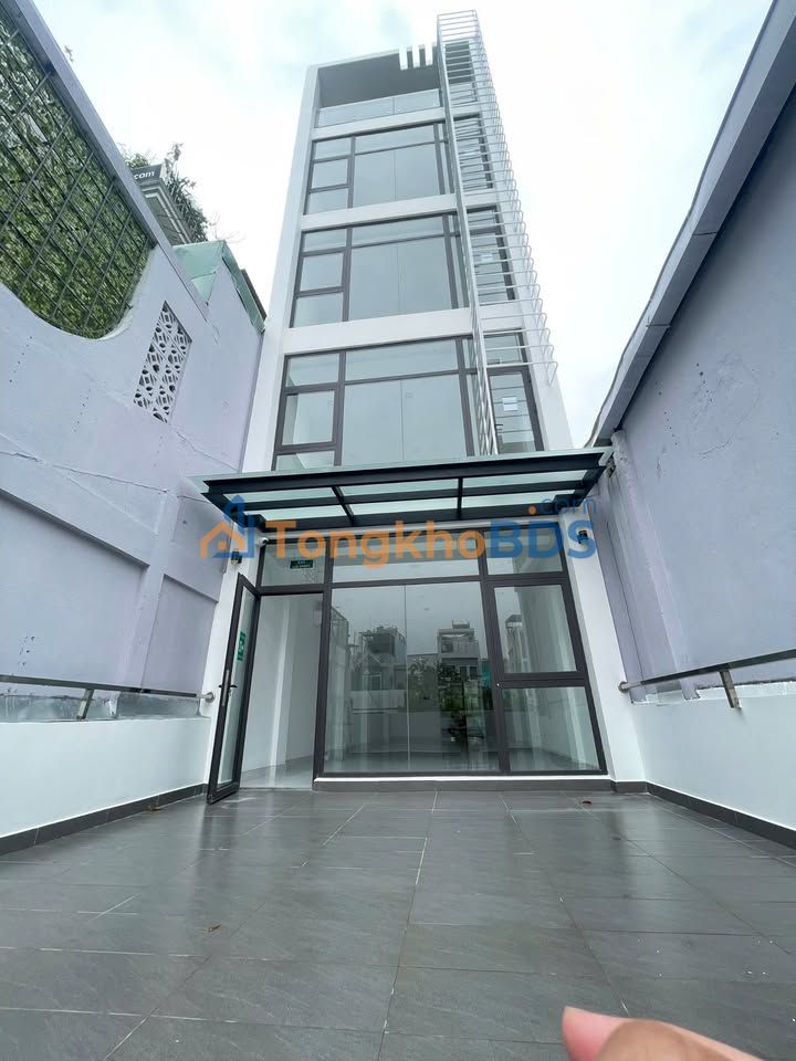 Nhà mặt tiền Đinh Tiên Hoàng Q1 90m² 90tr - KD sầm uất