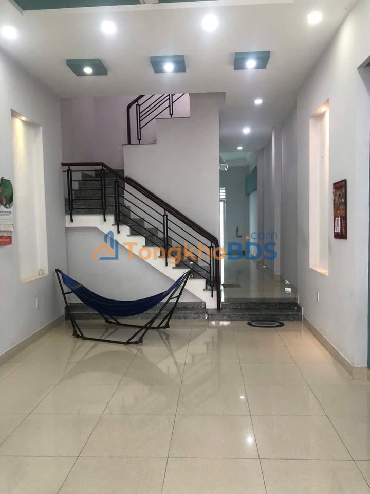 Nhà mặt tiền P15 Tân Bình 104m² 20 triệu - Sẵn sàng ở ngay