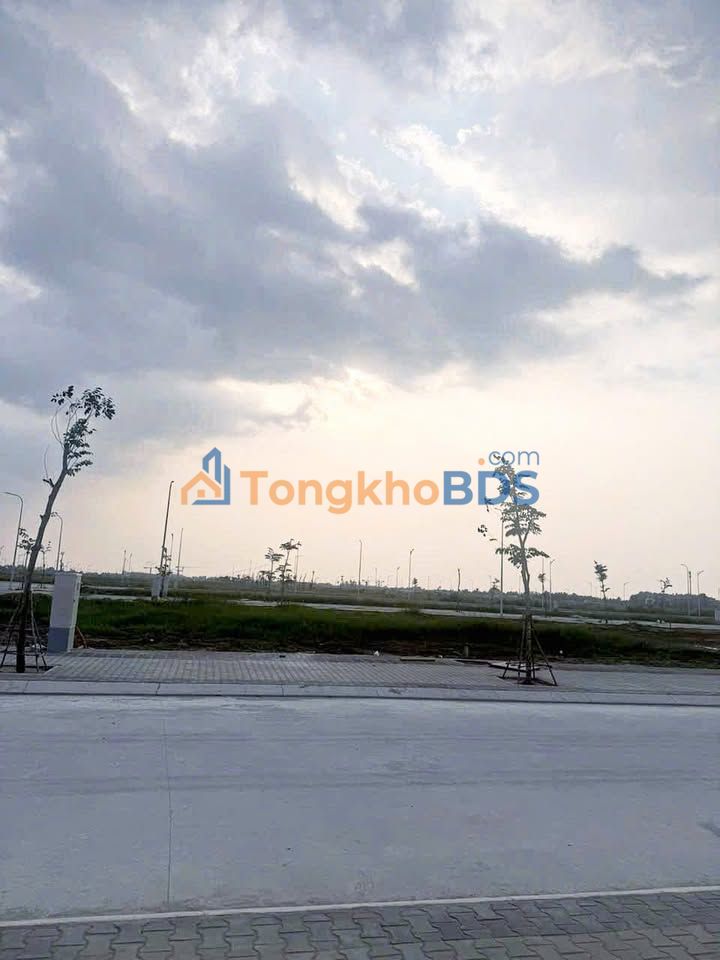 Đất nền Dragon Eden Bến Lức 90m² 2.5 tỷ - Sổ đỏ chính chủ