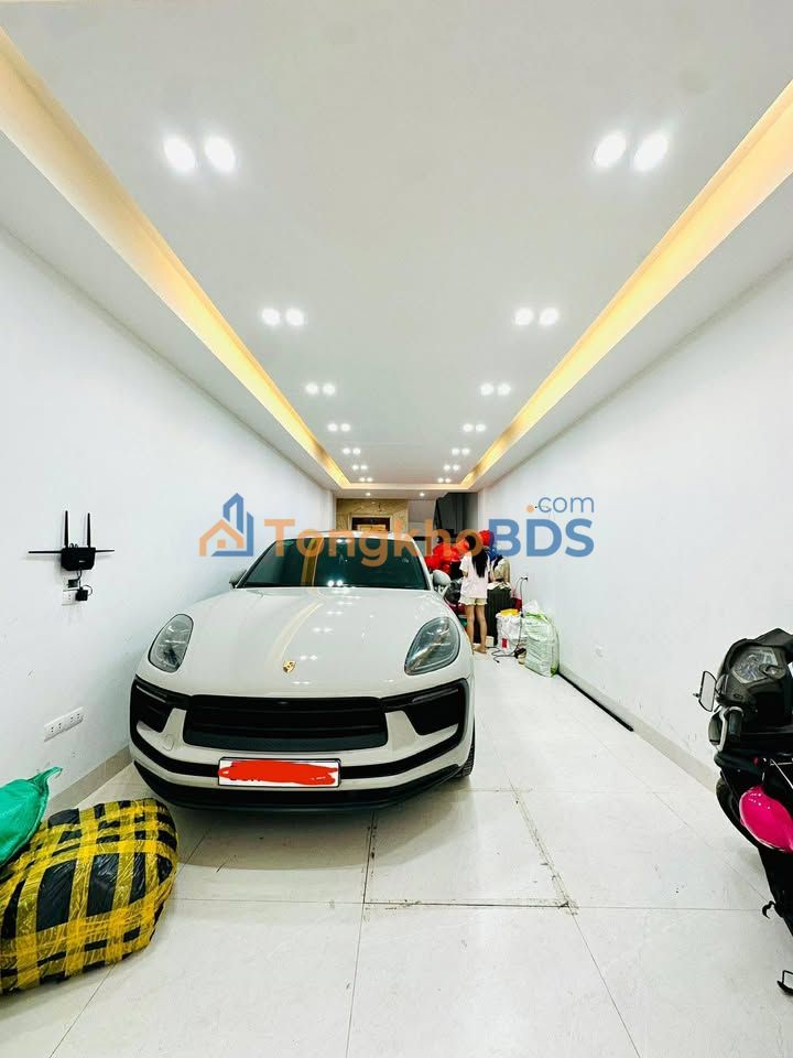 Nhà Nguyễn Văn Cừ 55m² 19 tỷ - Ô tô vào tận nhà