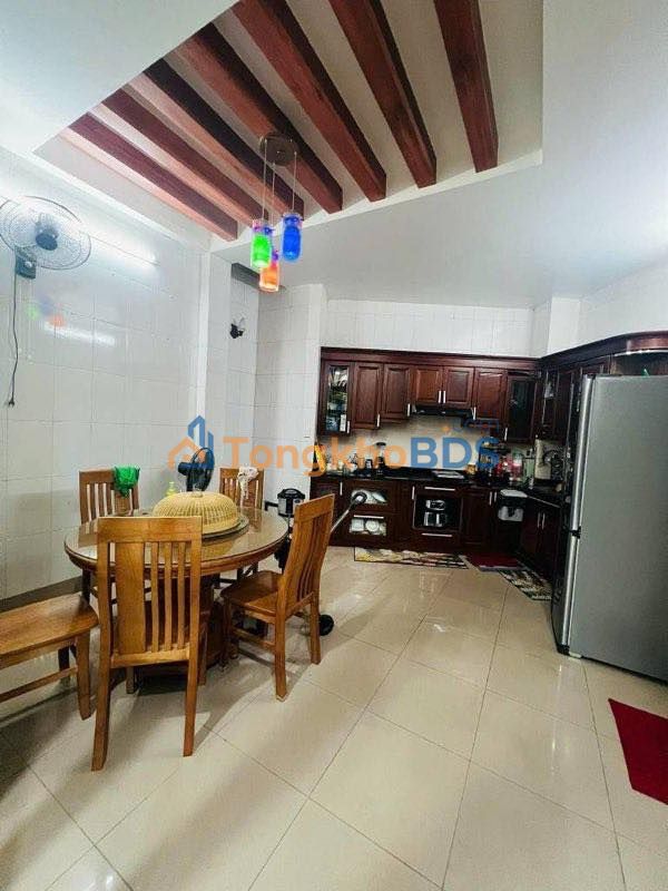 Nhà Tây Hồ Lạc Long Quân 32m² giá 10 tỷ - Ô tô lùi đến cửa