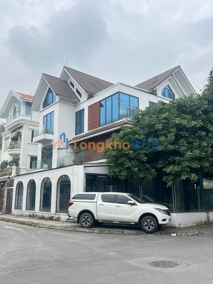 Nhà phố Trung Kính 200m2 100 triệu - Mặt tiền kinh doanh