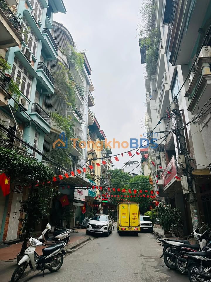 Nhà phân lô Pháo Đài Láng 40m² 13.9 tỷ - Chính chủ bán