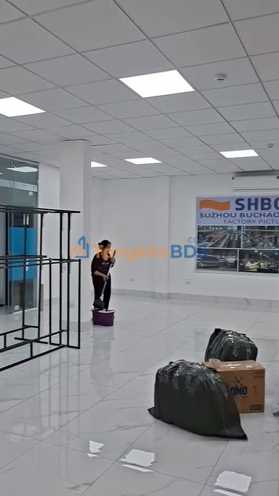 Văn phòng Phúc Lợi 125m2 9 triệu - Sẵn sàng làm việc