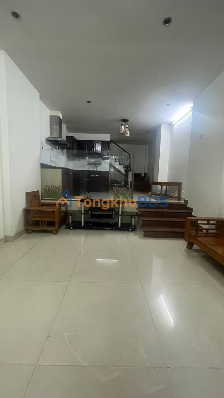 Nha Tran Thi Trong P15 Tan Binh 48m2 11tr - San sang o ngay