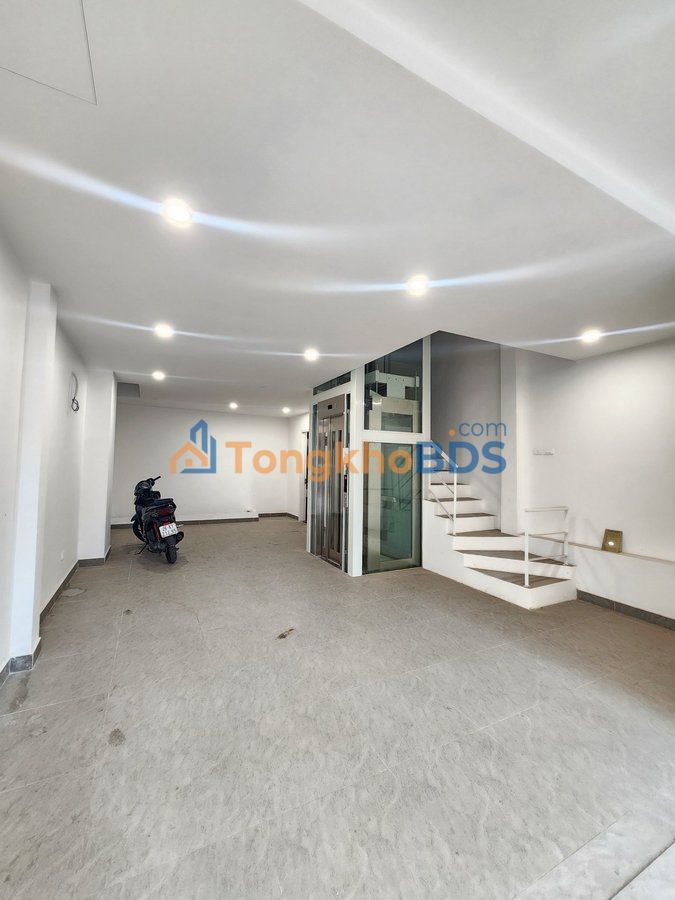 Nhà Võng Thị Tây Hồ 50m² 22.4 tỷ - Ô tô vào nhà