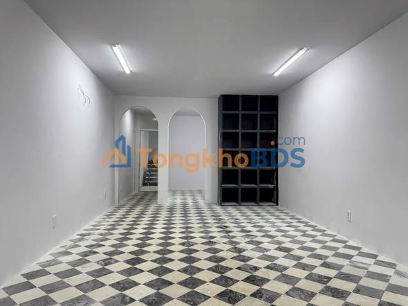 Nhà phố Chánh Nghĩa 81m² giá 15 triệu - Mặt tiền kinh doanh