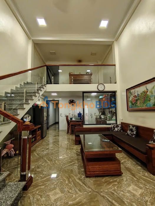 Nhà riêng Nguyễn Trỗi Cẩm Phả 79m² 2,1 tỷ - Ô tô vào tận sân