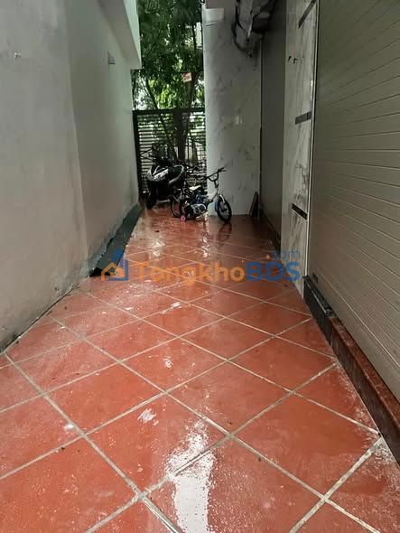 Nhà riêng Long Biên 30m² 5 tỷ - Chính chủ ô tô cổng