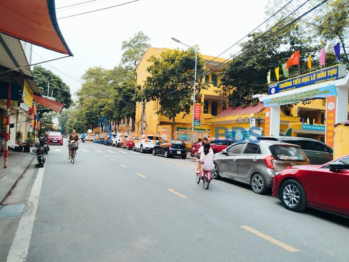 Nhà riêng Nguyên Khê Đông Anh 120m² 8 tỷ - Ô tô vào tận nhà