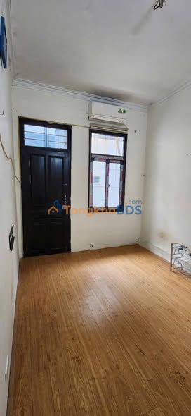 Nhà riêng Ngõ 565 Nguyễn Trãi 38m² 9.5tr - Sẵn sàng ở ngay