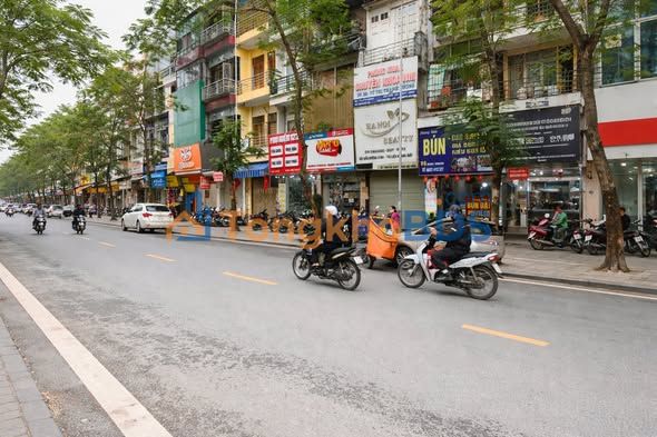 Nhà mặt phố Ngọc Khánh 40m² 25 triệu - Mặt tiền kinh doanh