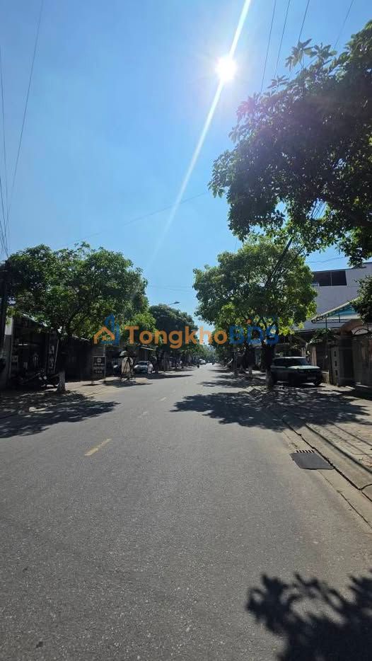 Nhà mặt tiền Ngô Sỹ Liên Quảng Ngãi 2 tỷ - Ô tô vào nhà