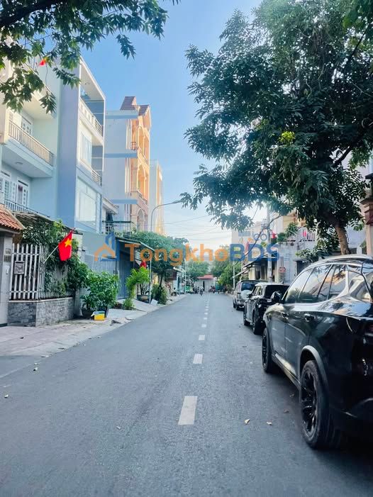 Nhà phố Phước Long B 140m² 11.3 tỷ - Mặt tiền kinh doanh