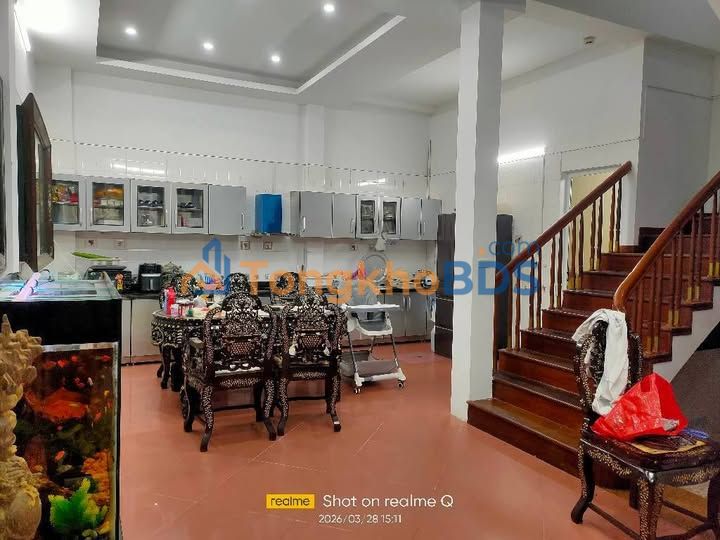 Nhà Hoàng Cầu Hoàn Kiếm 74m² 41,5 tỷ - Ô tô vào nhà