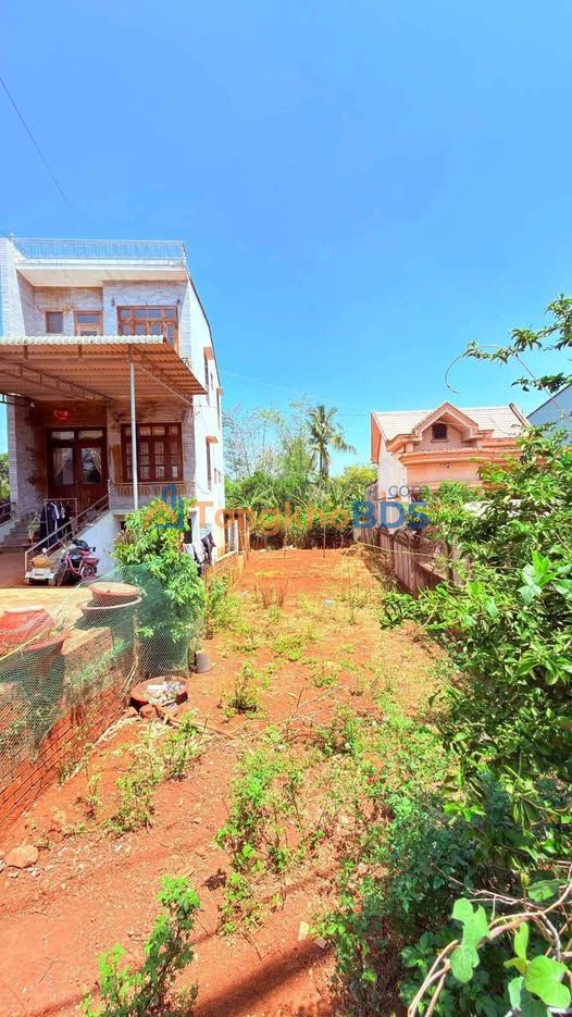 Đất Nguyễn Văn Linh Buôn Ma Thuột 133m² giá 4.95 tỷ - Đường to ô tô