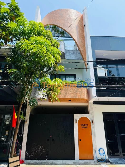 Nhà sát biển Nguyễn Tất Thành 81m² giá 35 triệu - Full nội thất sẵn vào ở