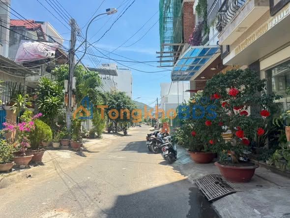 Nhà 2 tầng Vũ Hữu Nha Trang 62m² 5.5 tỷ - Ô tô vào tận nhà