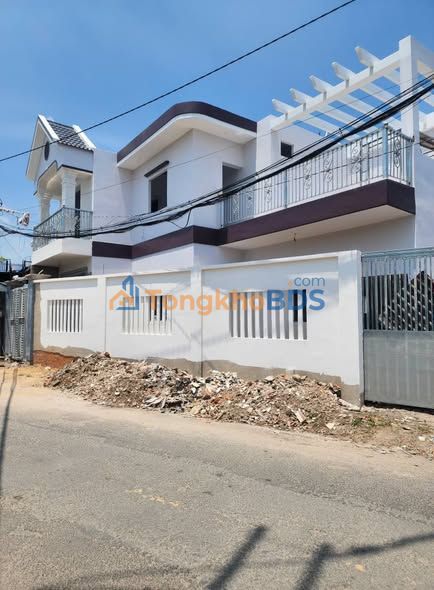 Nhà Mặt Tiền 180m² Hóc Môn - Kinh Doanh/Ở Ngay - 6.5 Tỷ