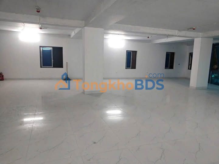 Office Van Tien Dung 140m² 25tr - Sẵn sàng làm việc