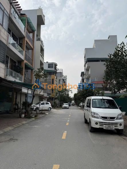 Đất nền Long Biên 30m² 8.8 tỷ - Sổ đỏ chính chủ