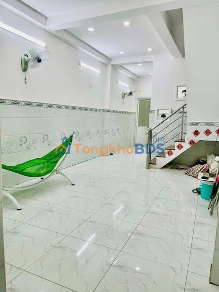 Nhà nguyên căn Đoàn Văn Bơ Q4 56m² 8 triệu - Sẵn sàng ở ngay