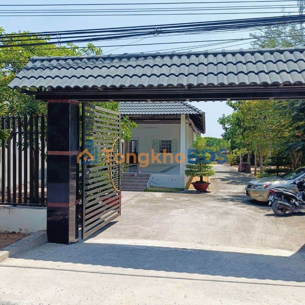 Nhà vườn Nhị Thành Thủ Thừa 3.200m² 9 tỷ - Ô tô vào sân