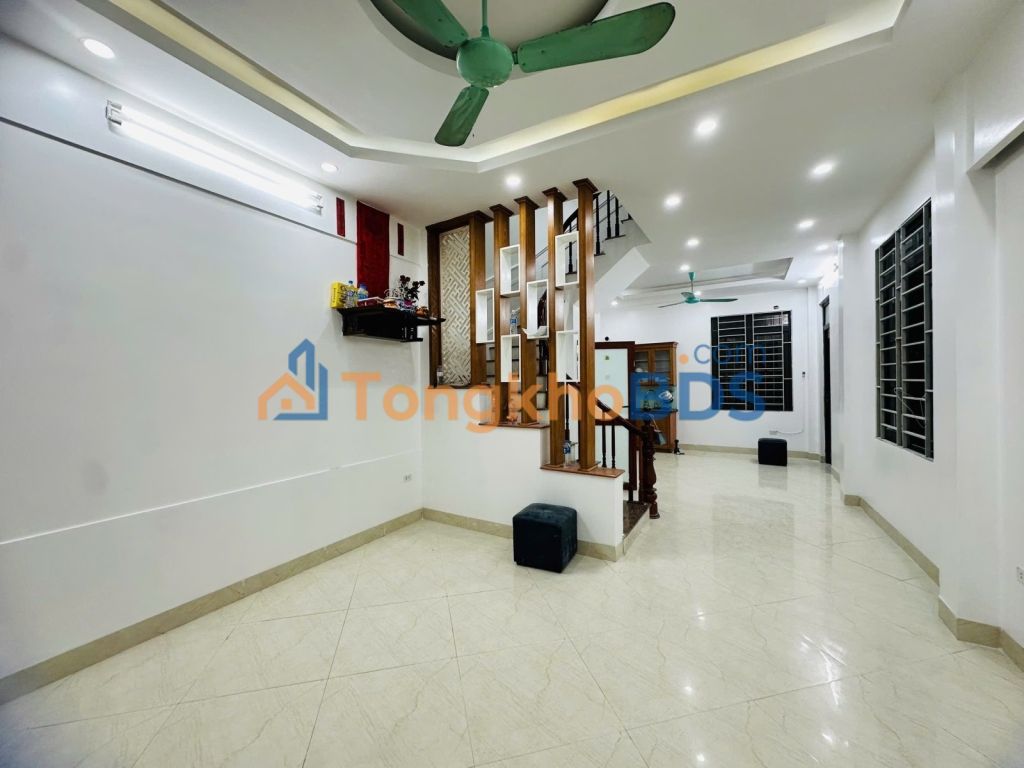 Nhà Tây Hồ Võng Thị 43m2 9.68 tỷ - Ô tô vào nhà