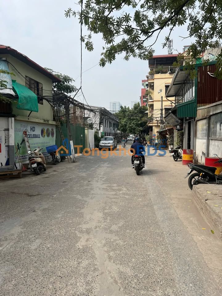 Nhà Hoàng Mai 65m² giá 4.5 tỷ - Ô tô vào tận nhà