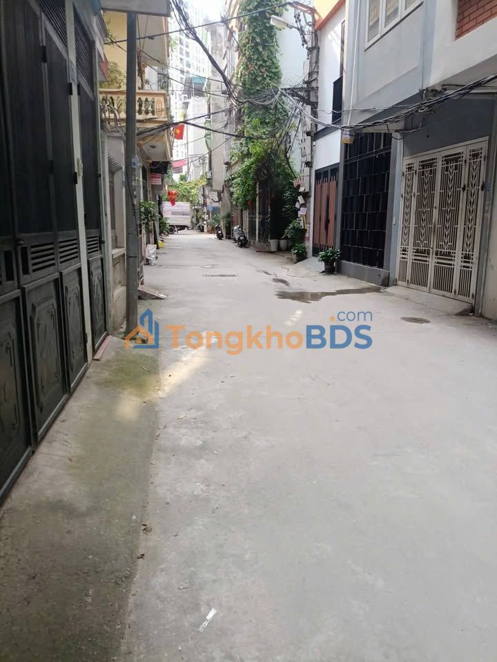 Nhà cho thuê Đại Đồng Hoàng Mai 35m² giá 10.5 triệu - Ô tô vào nhà