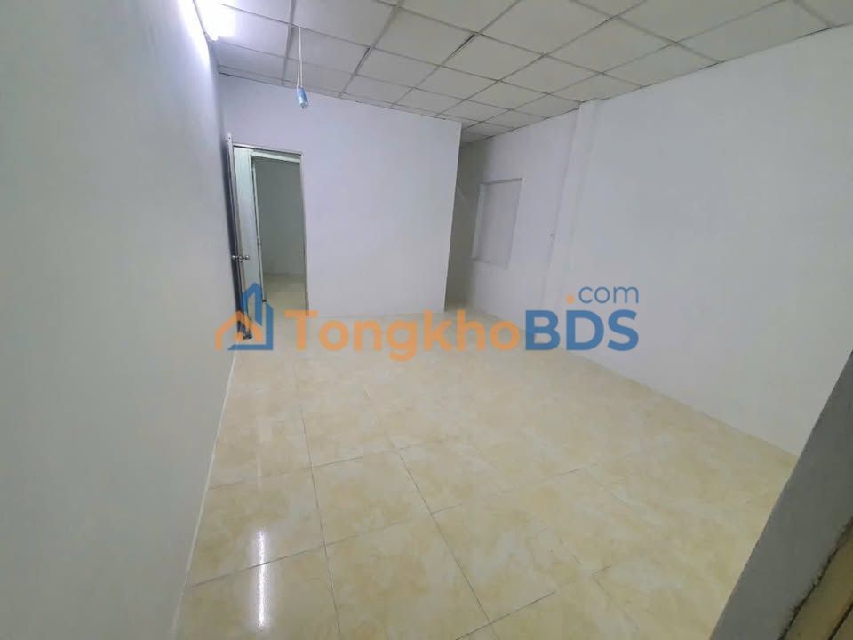 Nhà nguyên căn CMT8 Q.10 32m2 8.5 triệu - Ô tô vào tận nhà