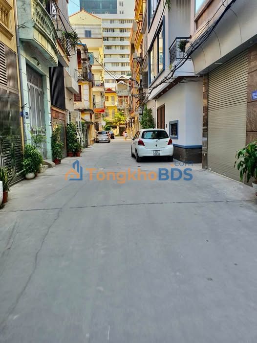 Nhà phố Nghĩa Đô 70m² giá 7 tỷ - Ô tô vào tận nhà chốt nhanh