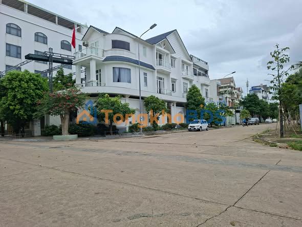 Nhà phố Dĩ An 183m² ngang đất - Mặt tiền kinh doanh