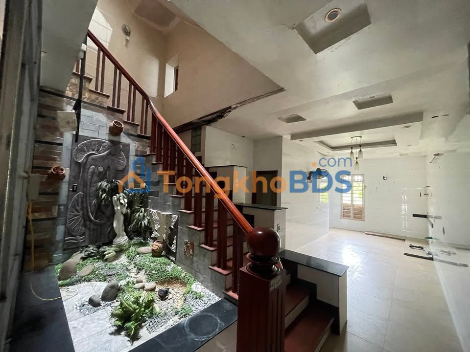 Nhà mặt đường Trần Phú Hà Tĩnh thỏa thuận - mặt tiền kinh doanh