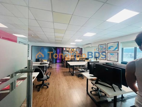 Văn phòng Nguyễn Xiển 130m²/20 triệu - View thoáng