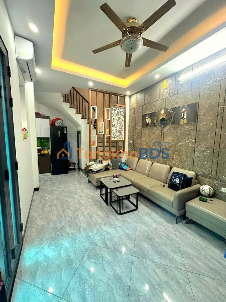 Nha pho Le Gia Dinh Hai Ba Trung 43m² 10.8 ty - Dac dia