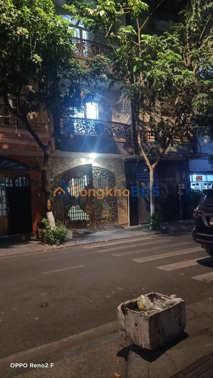 Nhà phố Quận 7 105m² 12.5 tỷ - Mặt tiền kinh doanh