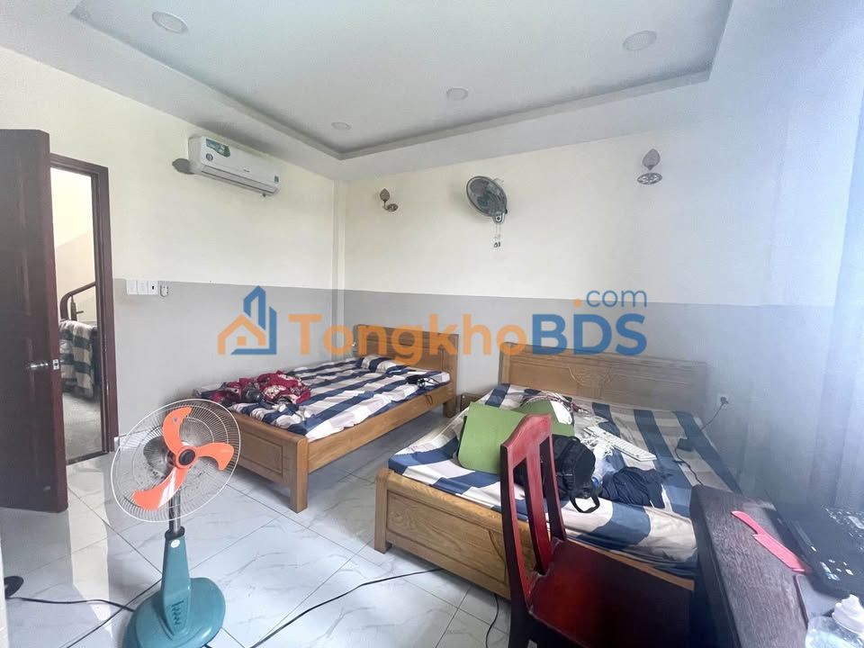 Nhà phố Trịnh Quang Nghị Q8 105m² giá 6,8 tỷ - Mặt tiền kinh doanh