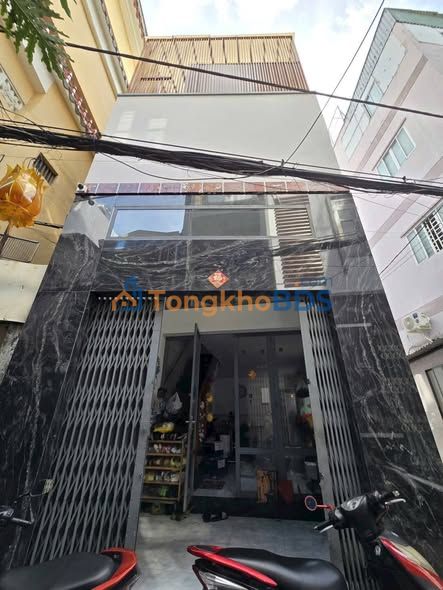 Nhà Hoàng Sa Quận 1 50m² giá 7.9 tỷ - Ô tô vào tận nhà