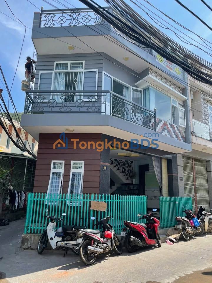 Nhà phố 1/5 Quy Nhơn 52m² 12 triệu - Mặt tiền kinh doanh